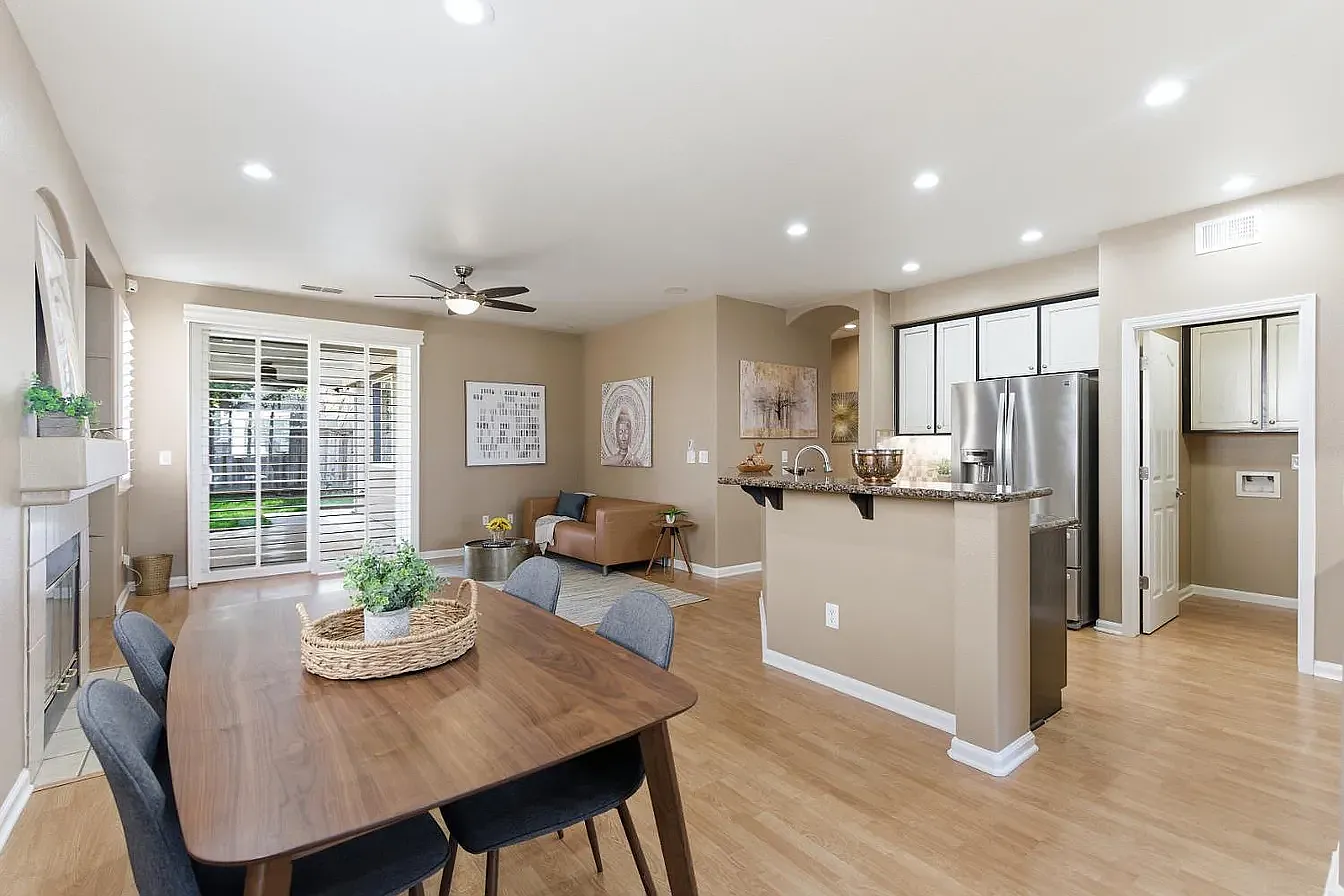 4 bed, 1665 sqft, $3,200 — Photo 4