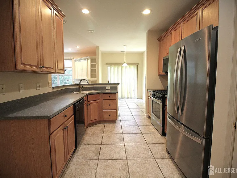 72 Truman Ave — Photo 10
