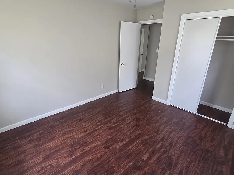 3204 Rees Ave NW — Photo 4