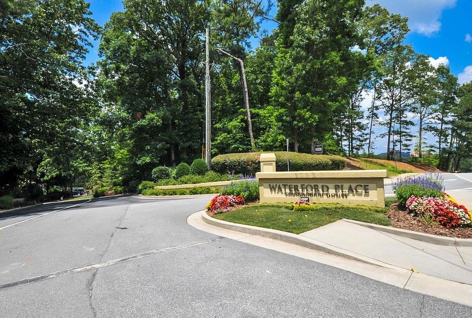 1st image of 1107 Killarney SE