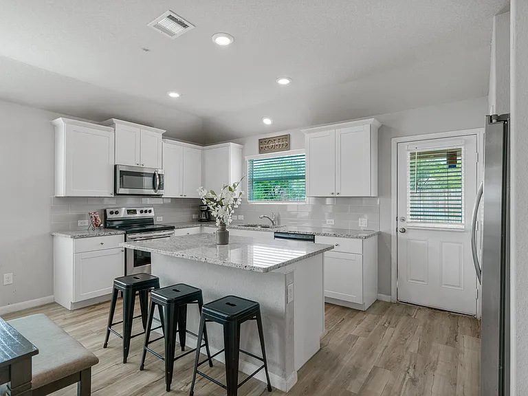 3514 Booker Trl — Photo 3