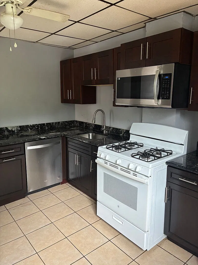3021 Ashlyn St 1 & 2 — Photo 2
