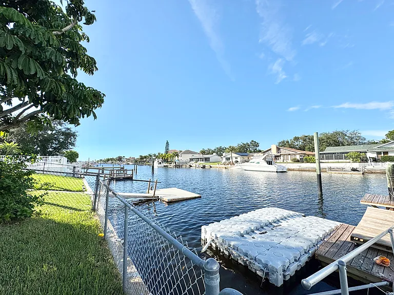 4335 Floramar Ter — Photo 35