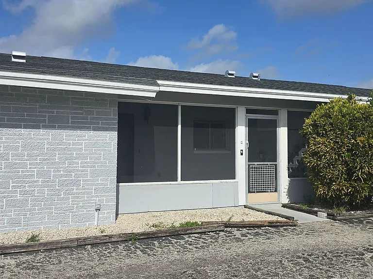 3810 SE 12th Ave — Photo 1