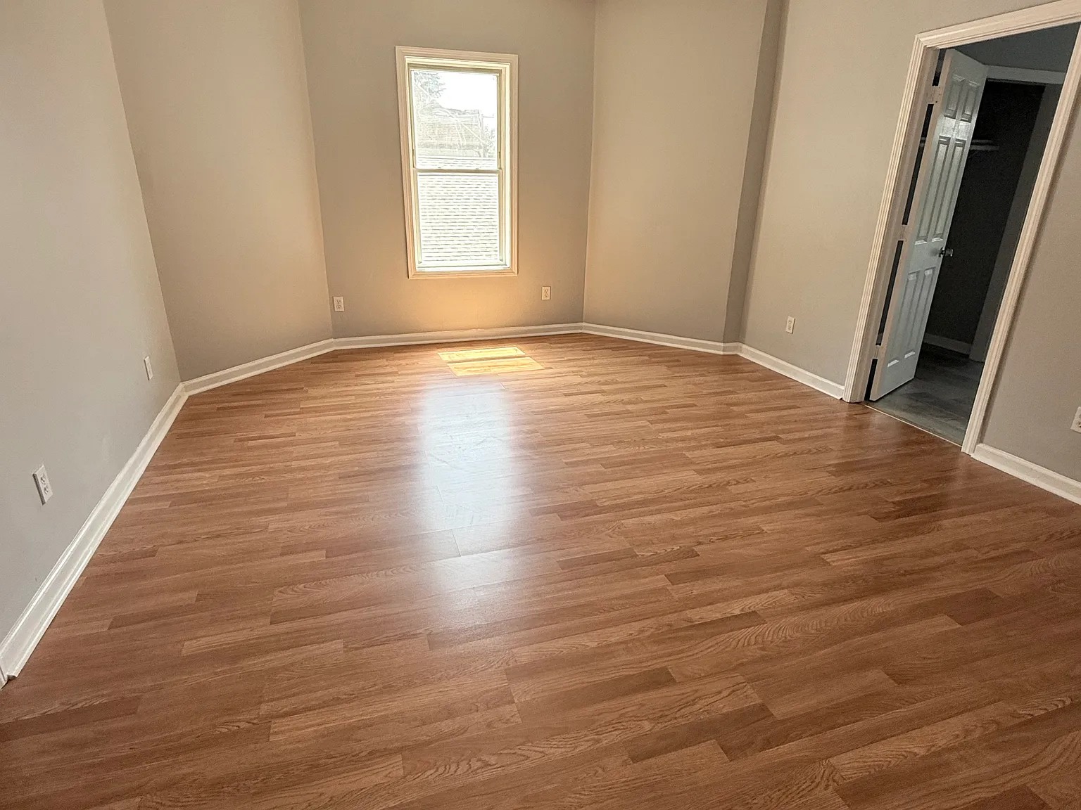 38 Manhan St — Photo 2