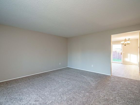 5th image of 16920 NE 19th Way