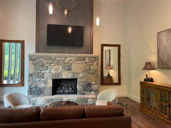 70 Sapphire Valley Rd