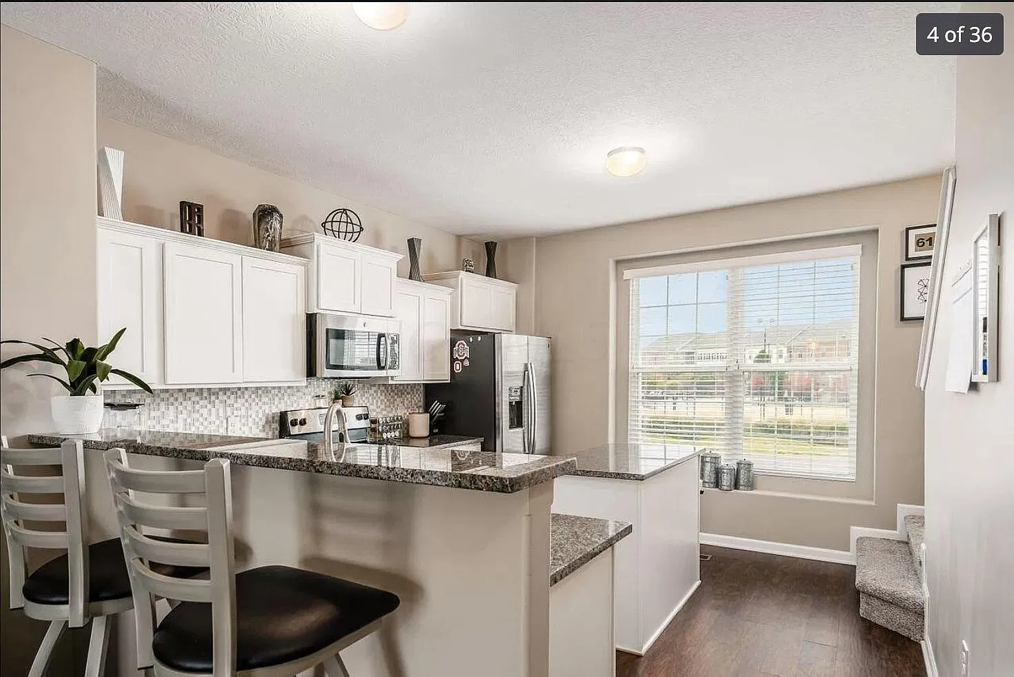 2 bed, 2.5 bath, 1464 sqft, $1,900 — Photo 4