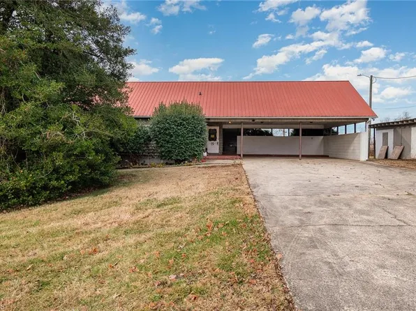 15 Cloniger Dr, Thomasville, NC 27360