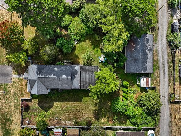 2nd image of 869 Harrison Avenue