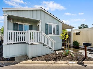 17 Golden Inn Way, Gold River, CA 95670