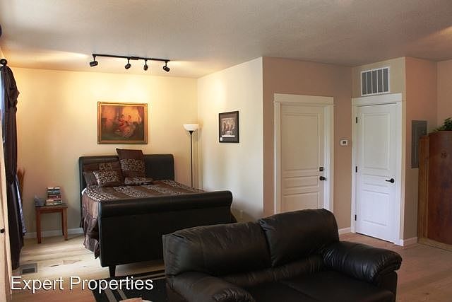 1st image of 170 E F St #2860664