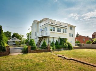 29 Newport Rd, Hull, MA 02045