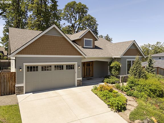 2nd image of 2631 NW Merlot Dr