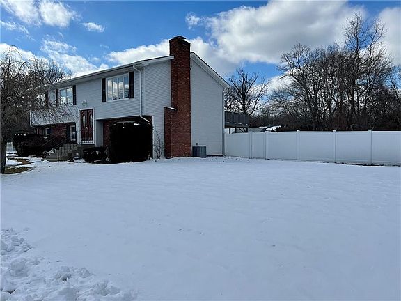 3rd image of 35 Salina Ave