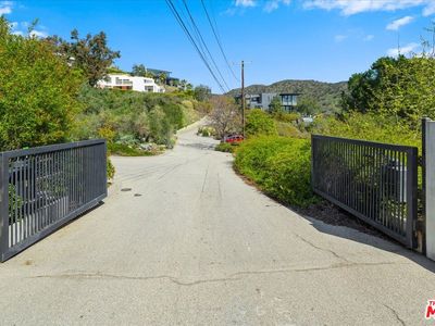 1404 N Kenter Ave, Los Angeles, CA, 90049