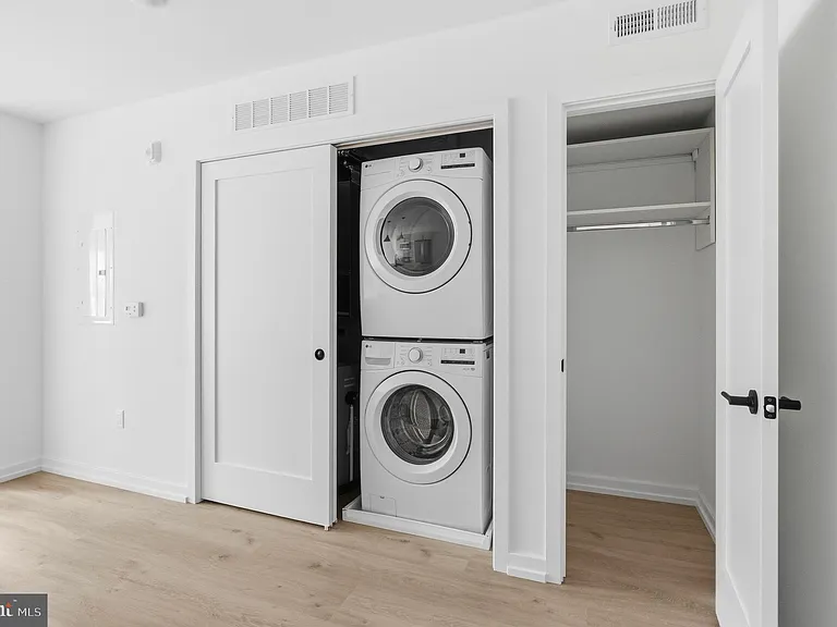 208 Vine St #2A — Photo 13