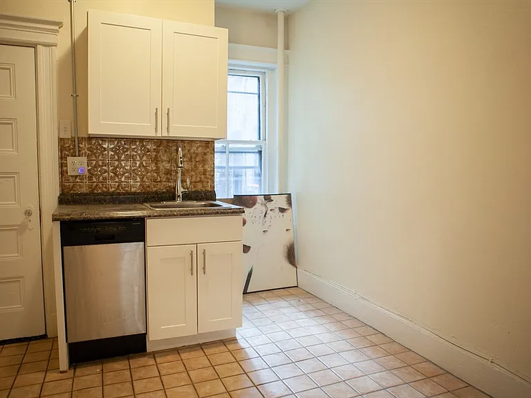 74 Phillips St #1 — Photo 5