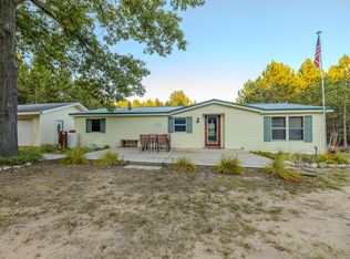 11066 Cottonwood Rd, Paris, MI 49338