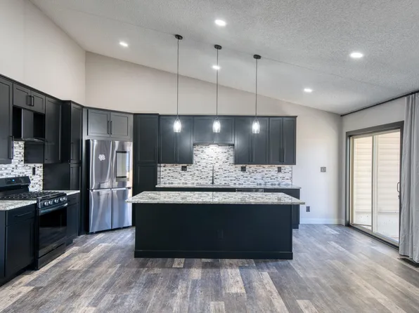 1114 Indian Hills Dr, Gillette, WY 82716