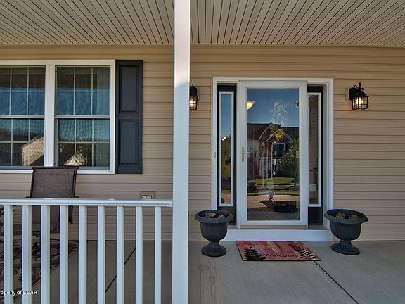 5th image of 115 Blueberry Dr