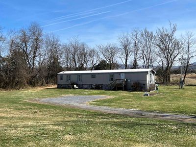 129 Country Rd, Stanley, VA, 22851