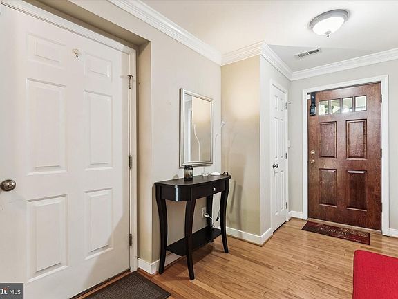 5th image of 3814 Woodlawn Ct