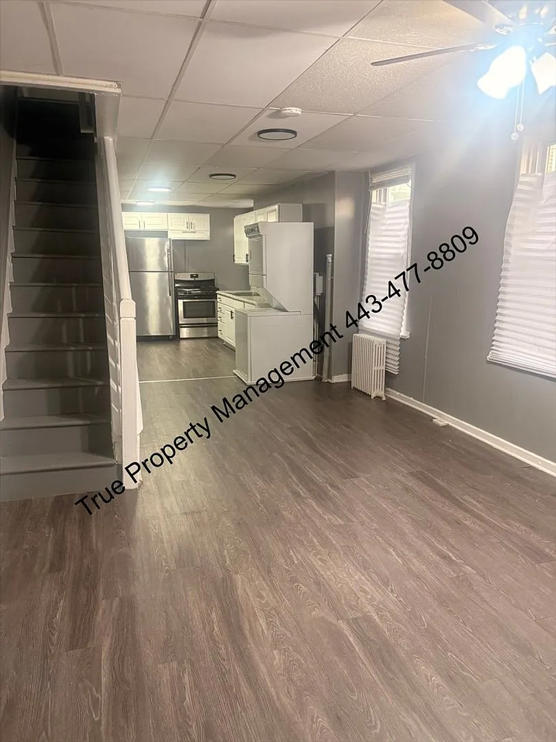 Spacious Baltimore Home with Large Backyard & Basement 501 Streeper St — Photo 2