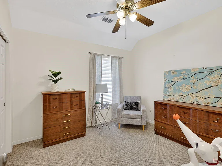 502 Ernst Ct — Photo 20