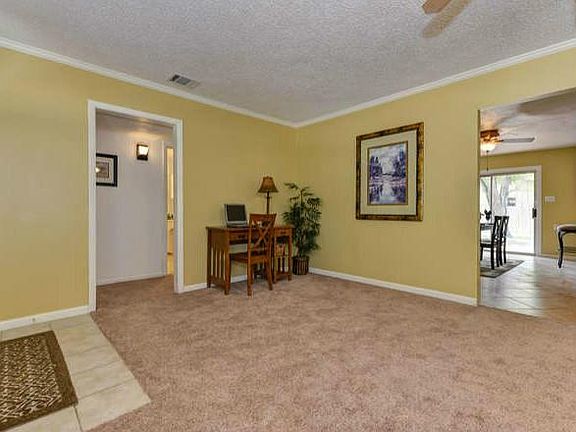 4th image of 1423 Berkshire Dr