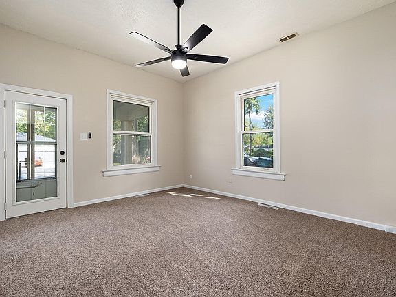 3rd image of 1217 N Forest Avenue