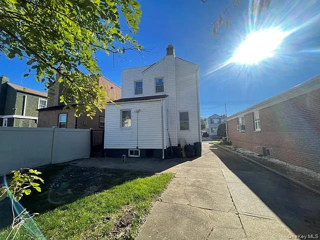 4 bed, 3.0 bath, 1316 sqft, $4,300 — Photo 3