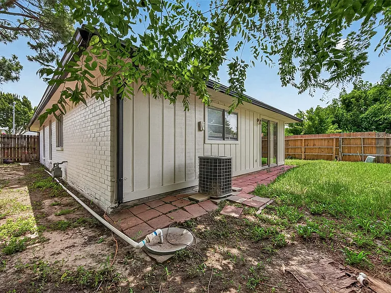 10814 Parkland Woods Dr — Photo 24