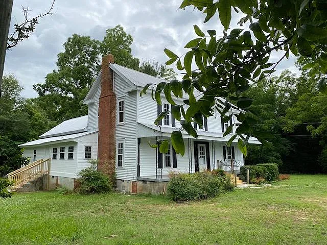 1886 Highway 172