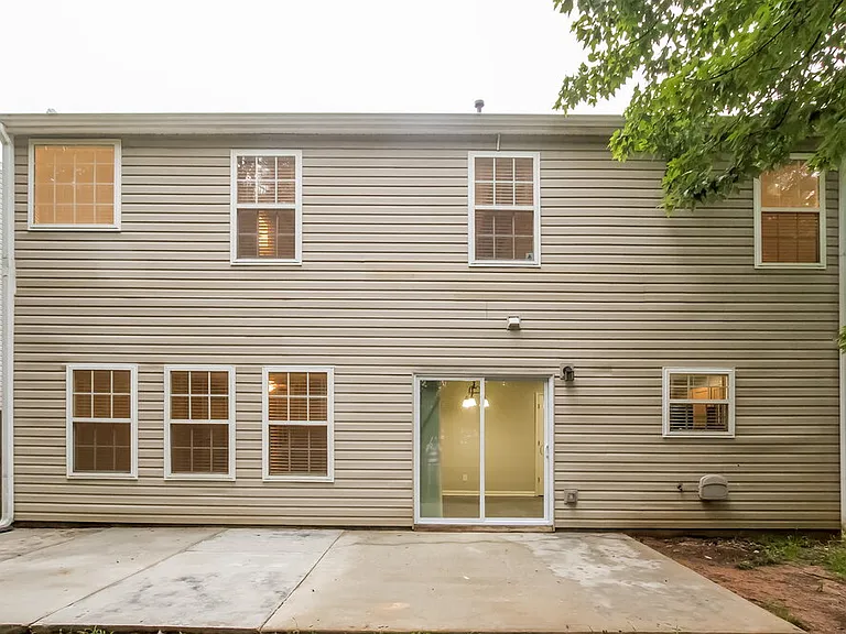 340 Meadows Ln — Photo 17