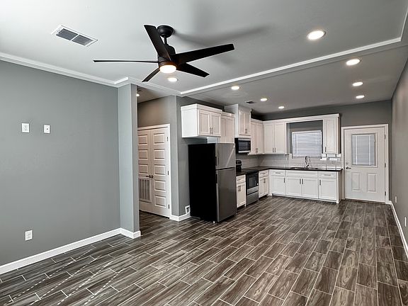 2nd image of 1808 Angelina Dr #4