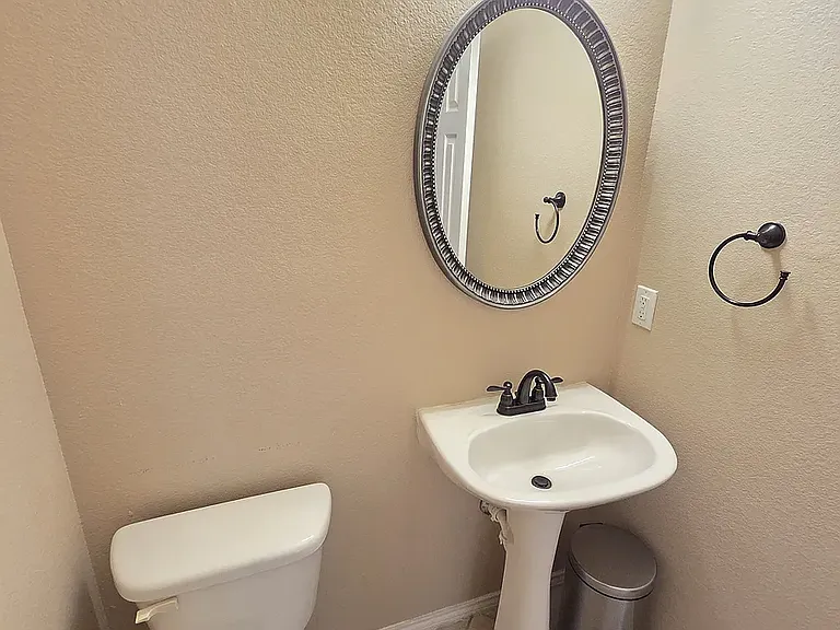 625 Manchester Dr — Photo 32