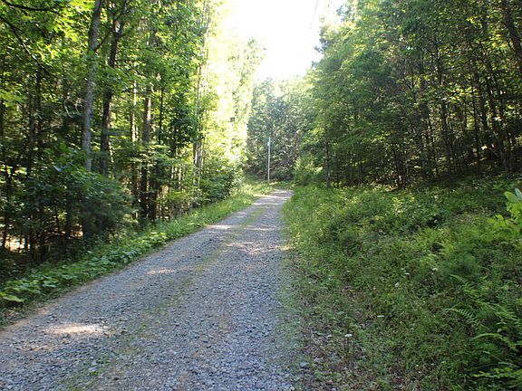 2nd image of 14 Seneca Lake Rd