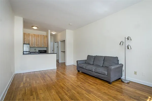 Sold by R New York | media 3