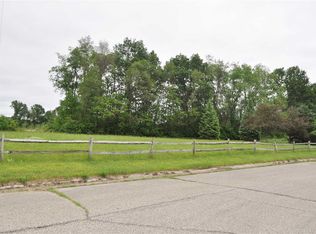 104 Hickory Cir, Elkhart, IN 46517