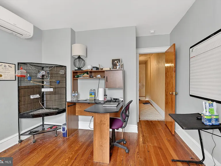 3147 Edgemont St — Photo 15