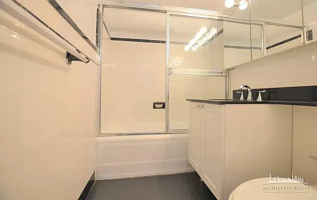 Rented by Manhattan Realty Group | media 12