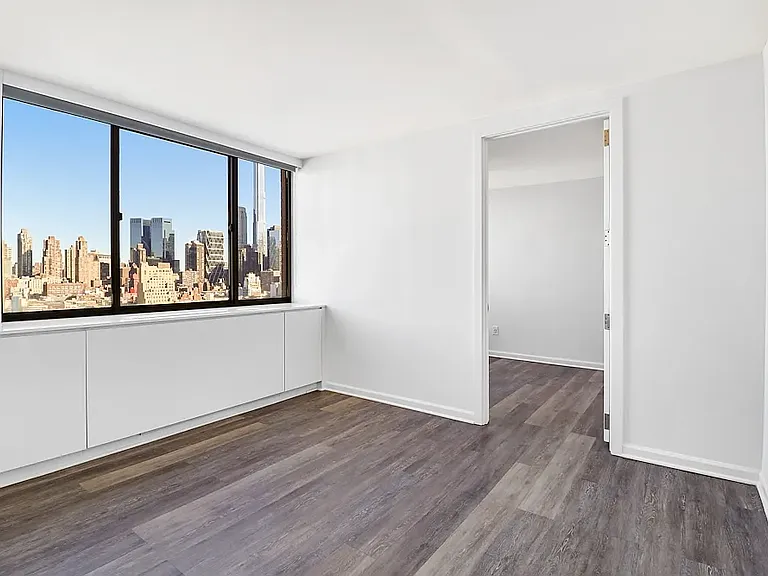 520 W 43rd St #23EE — Photo 5
