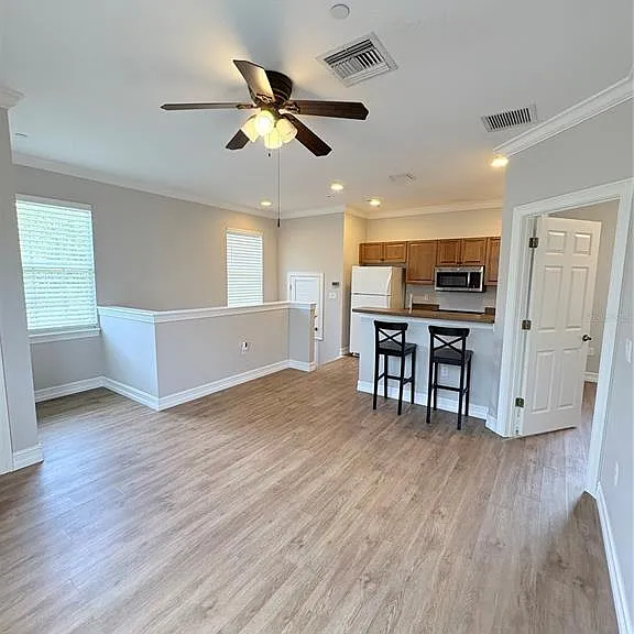 4450 Twinview Ln — Photo 2