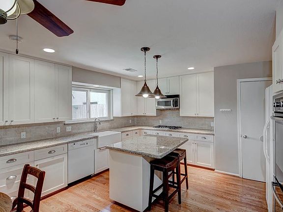 3rd image of 5714 Braesheather Dr