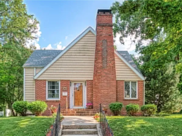 414 E Washington St, Paris, IL 61944