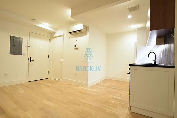 Rented by null | media 30