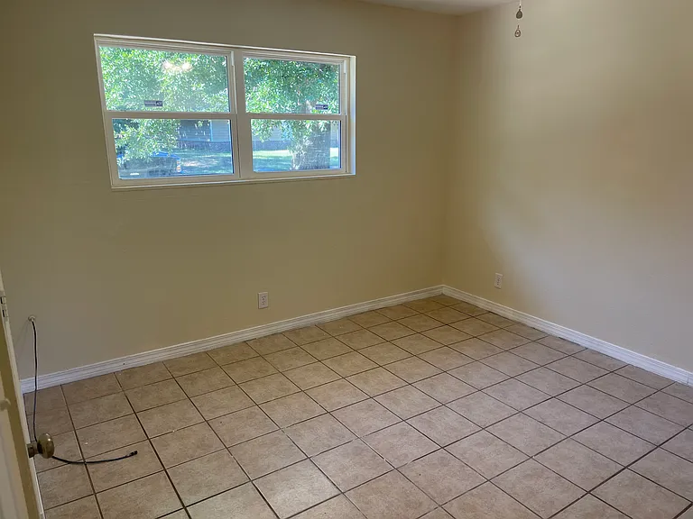 1224 Camp Ave — Photo 4