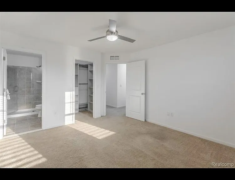 4585 Bradley Cir — Photo 10
