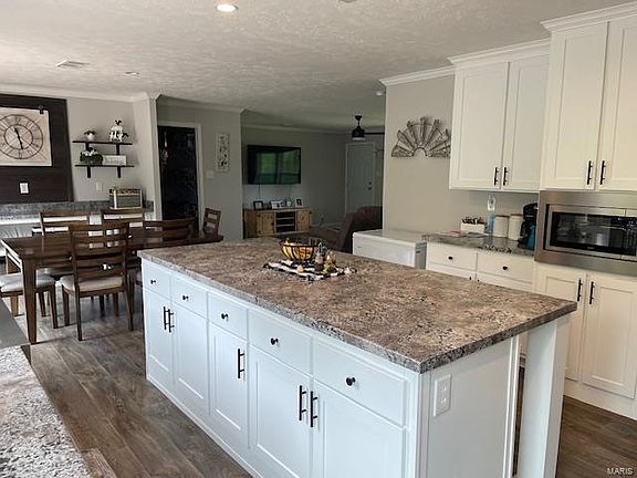 3rd image of 2708 County Road 3220